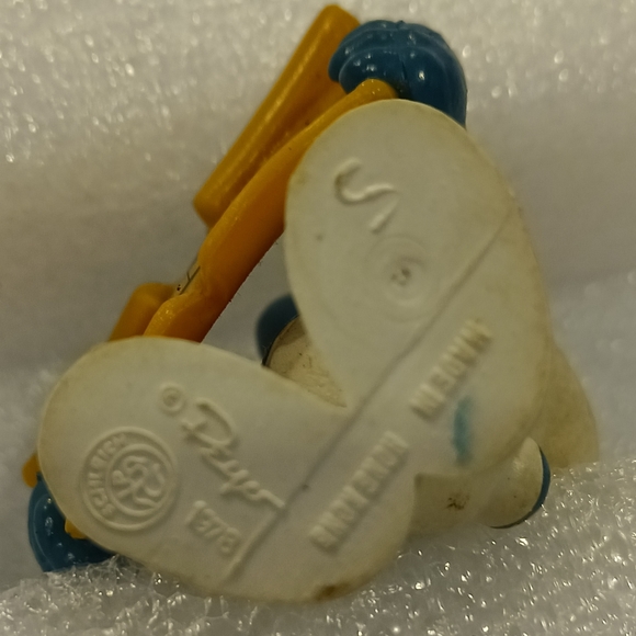 Collectible Smurfs 4 for $23 or $7 each - Picture 2 of 12